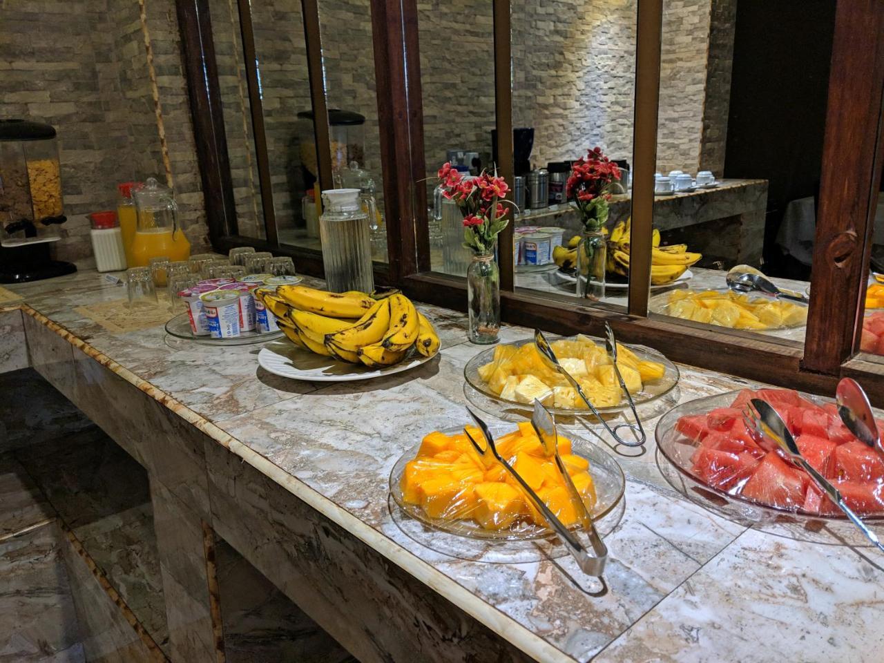 Prestige Hotel Suites Kampala Zewnętrze zdjęcie