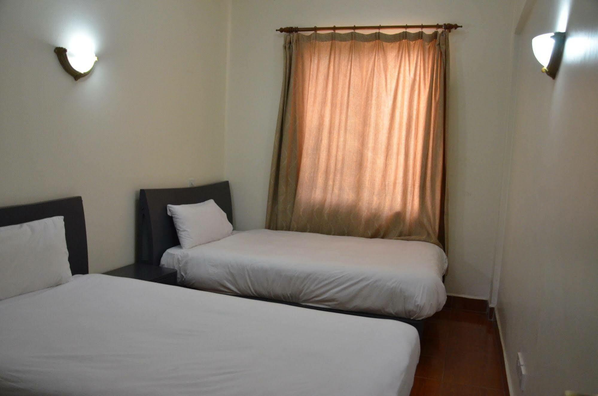 Prestige Hotel Suites Kampala Zewnętrze zdjęcie